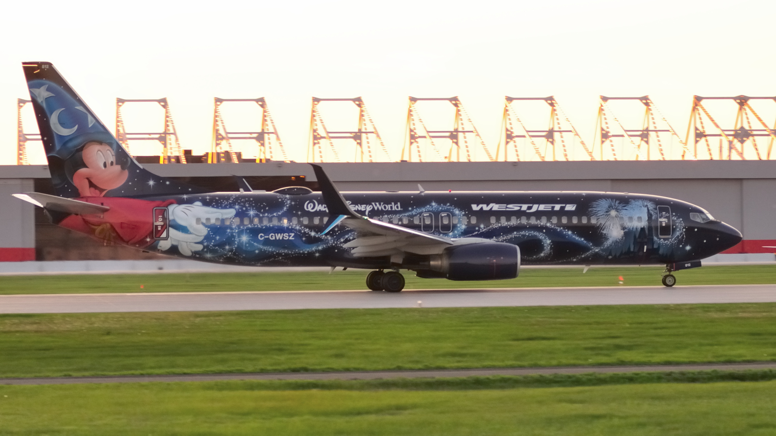 C-GWSZ, (cn 37092), Boeing 737-8CT