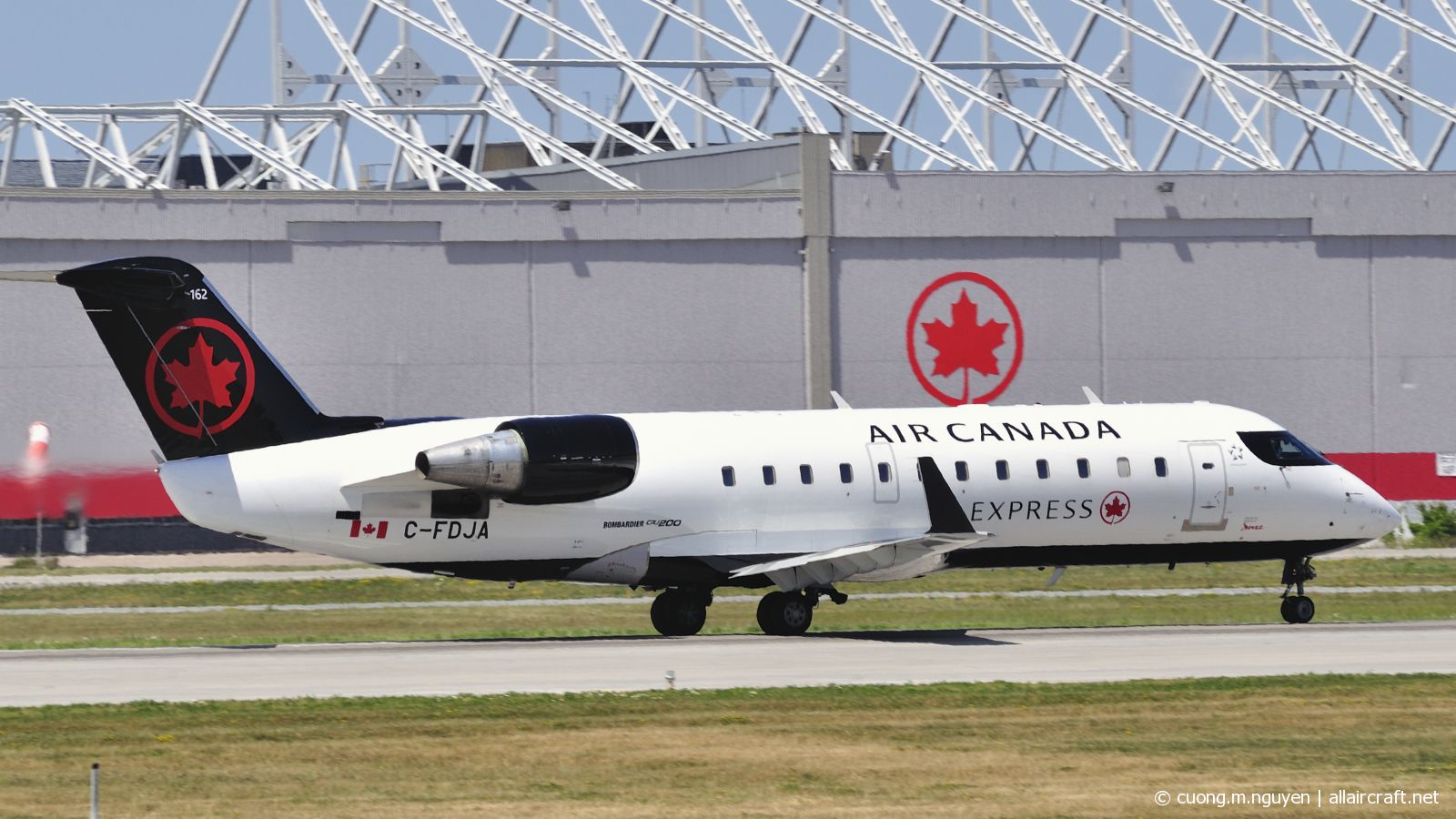 C-FDJA (7979) 2004 Bombardier CRJ-200
