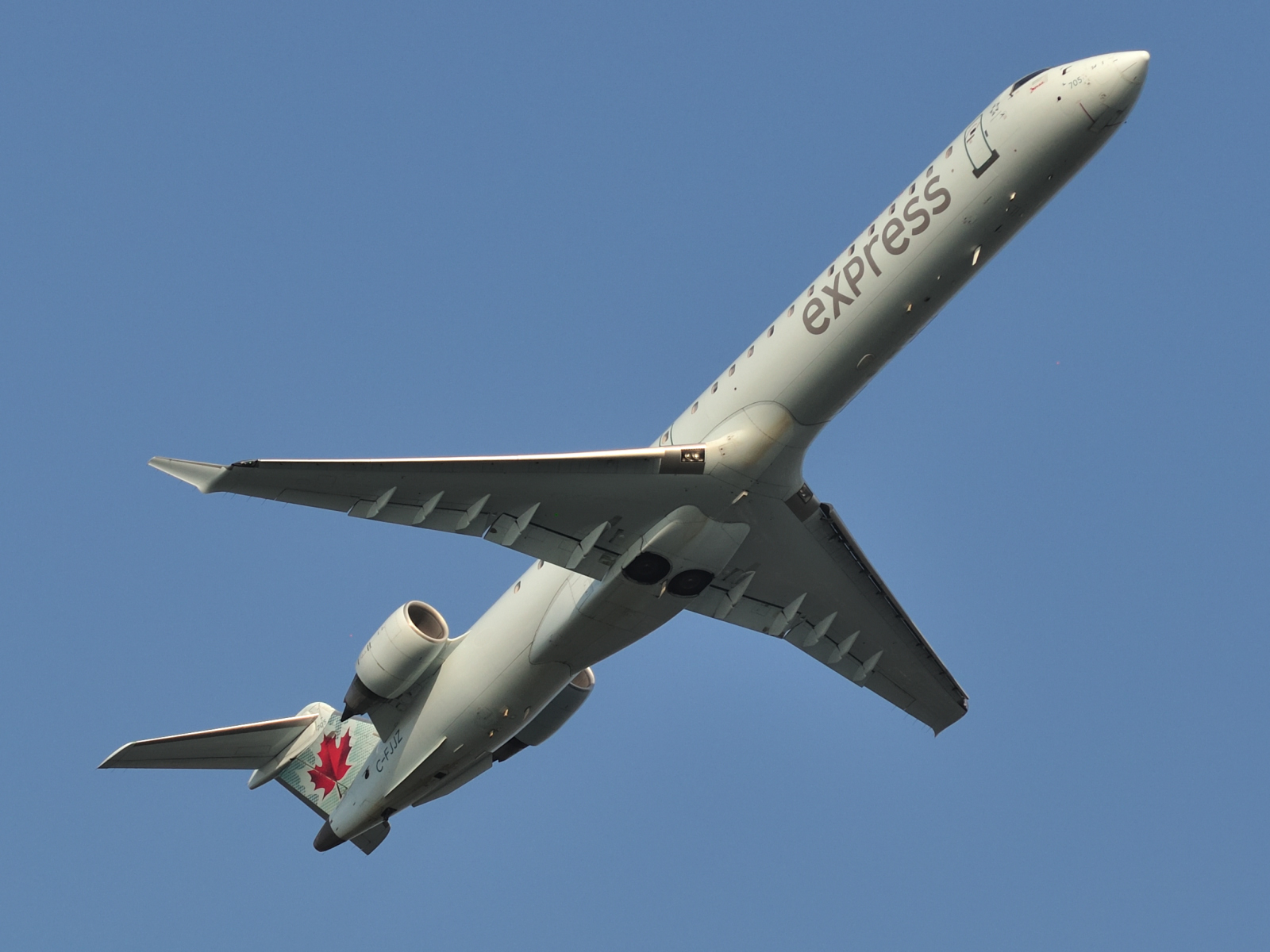 C-FJJZ (15043) 2005 Bombardier CRJ-705