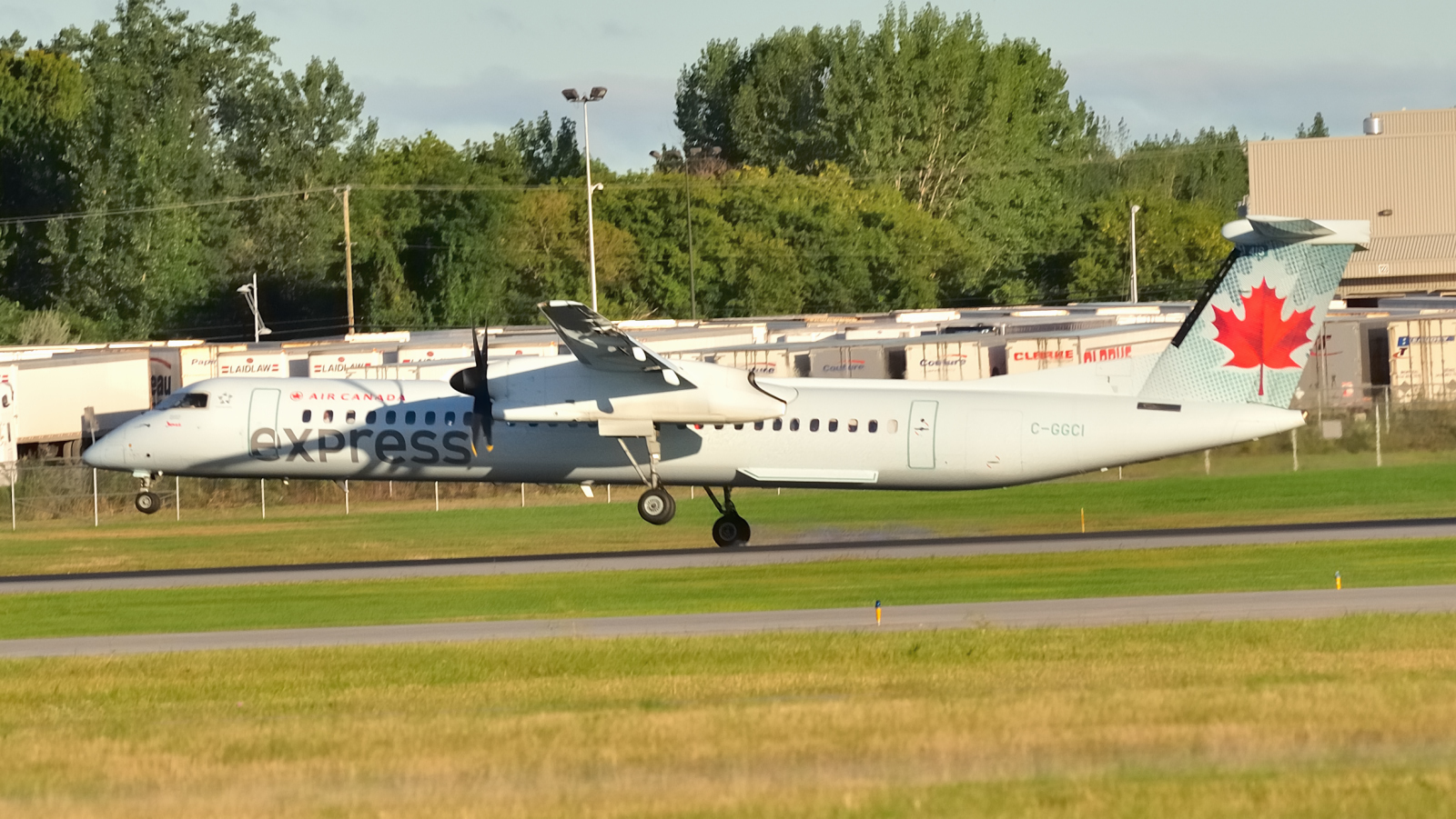 C-GGCI (4434) 2012 Bombardier Dash 8-Q402