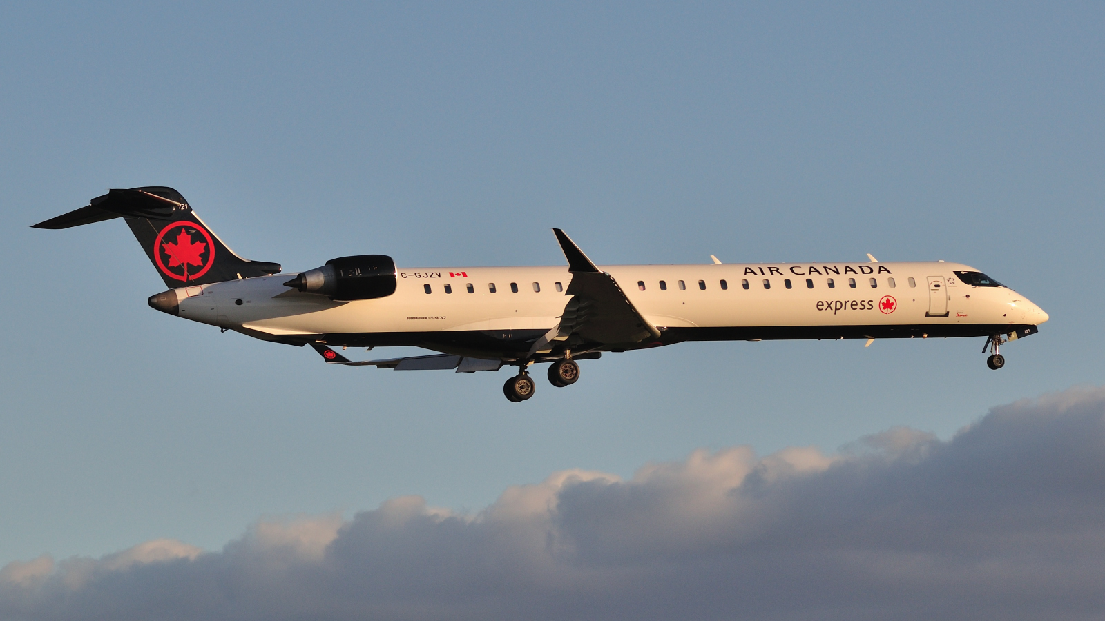 C-GJZV (15424) 2016 Bombardier CRJ-900