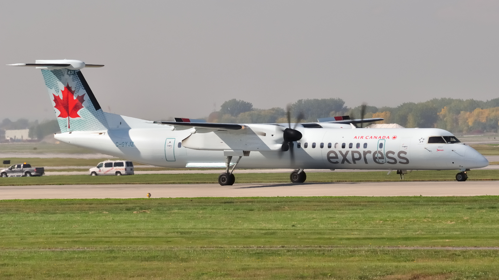 C-GYJZ (4524) 2016 Bombardier Dash 8-Q402