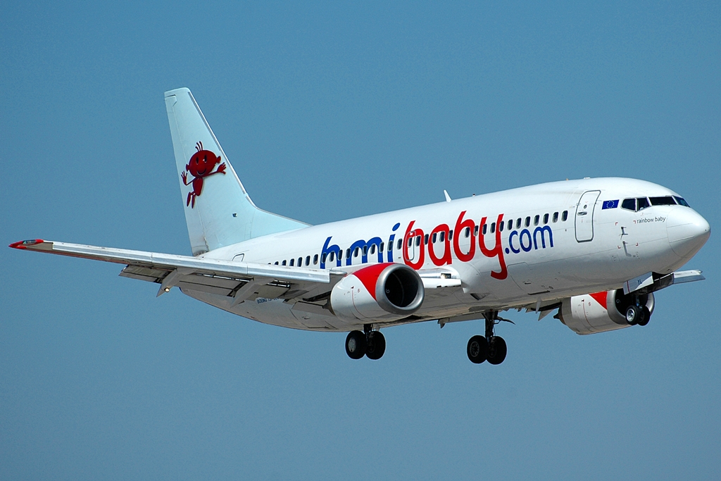 G-TOYL (cn 28594) Boeing 737-36N