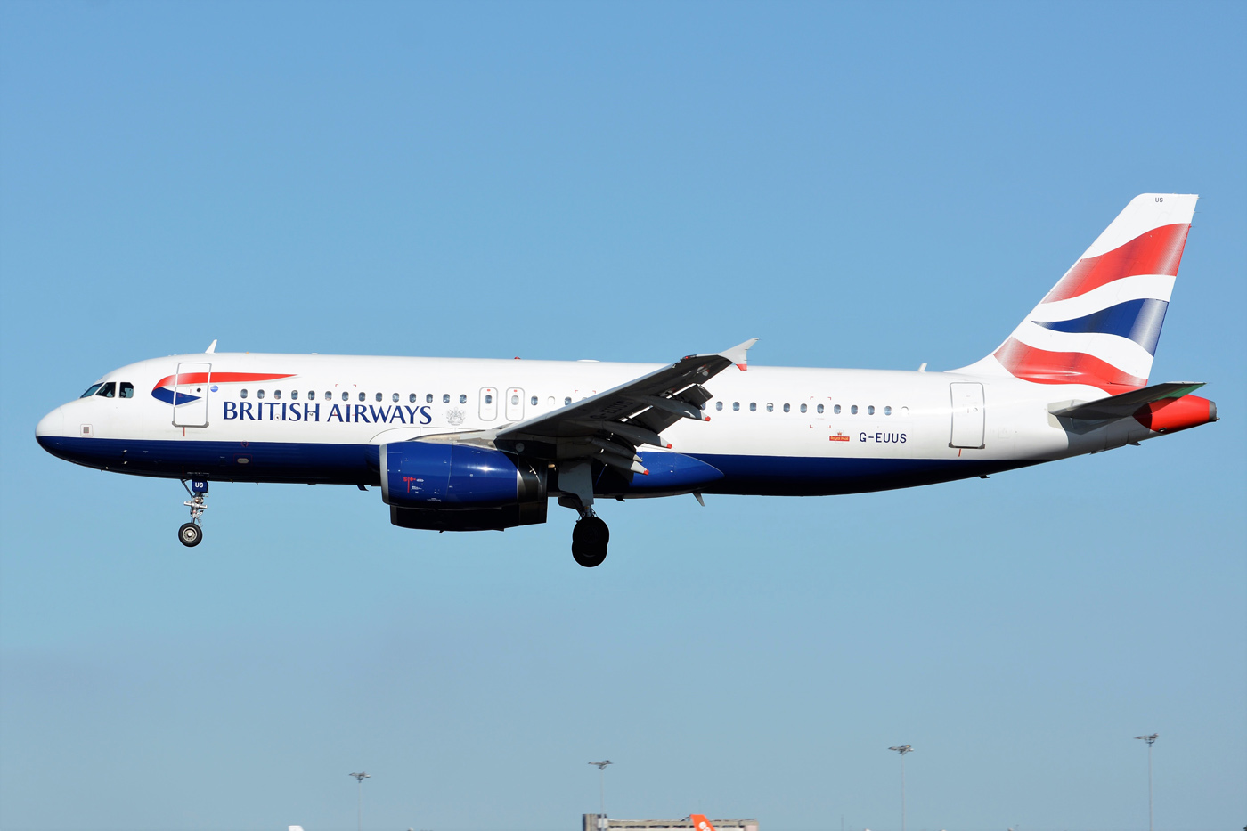 G-EUUS (3301) 2007 Airbus A320-232