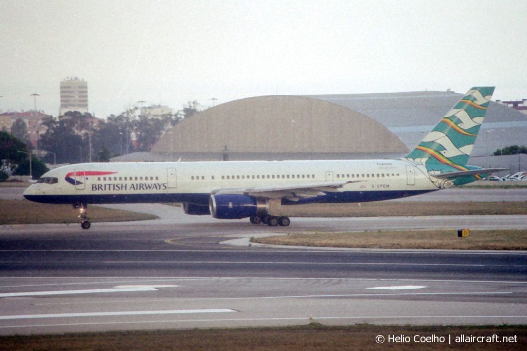 G-CPEM (cn 28665) Boeing 757-236