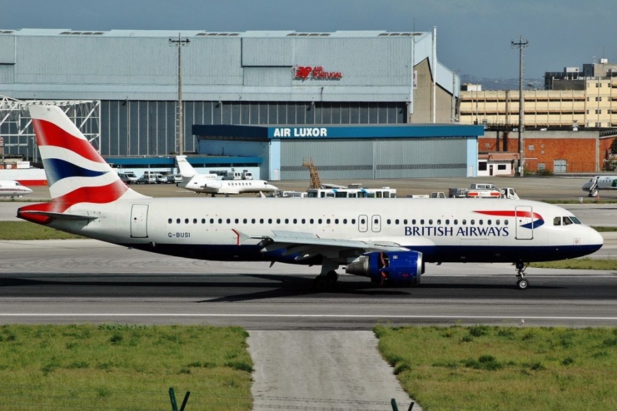 G-BUSI · Airbus A320-211 · (LIS / LPPT)