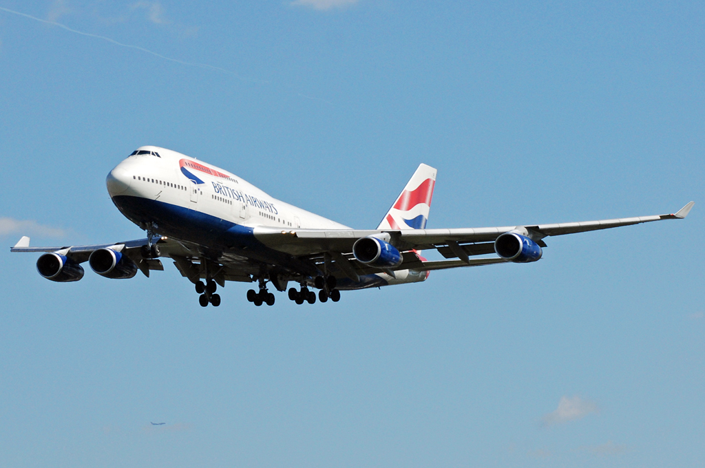 G-BYGD (cn 24447) Boeing 747-436