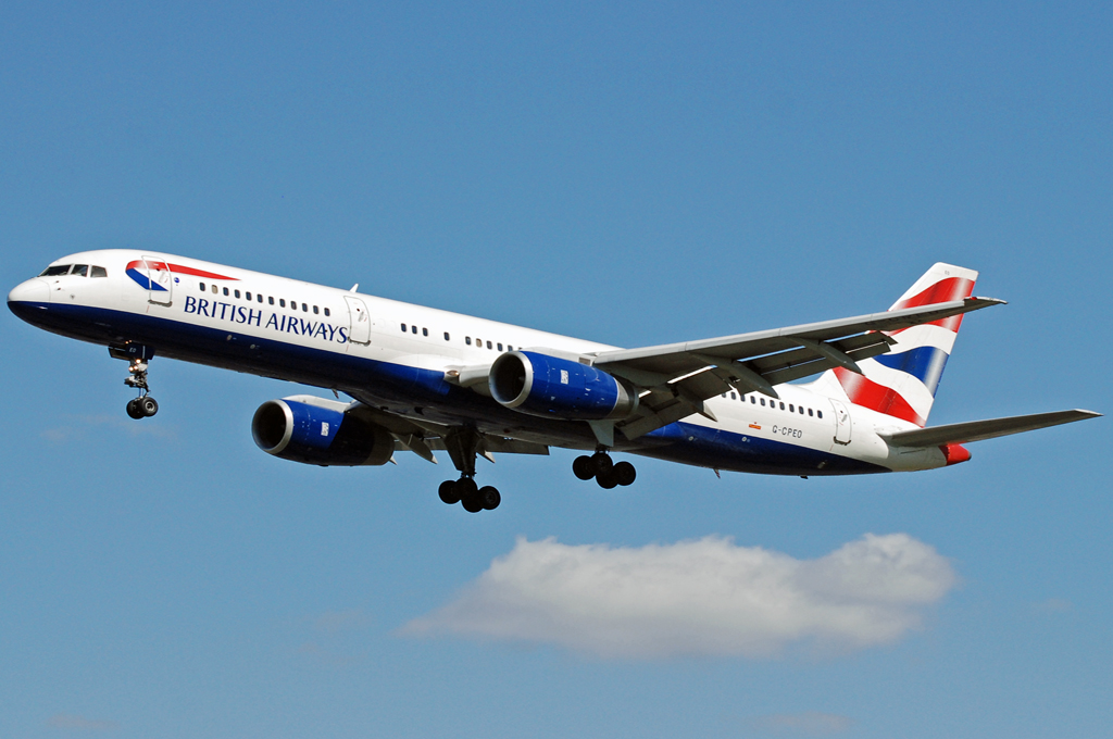 G-CPEO (cn 28667) Boeing 757-236