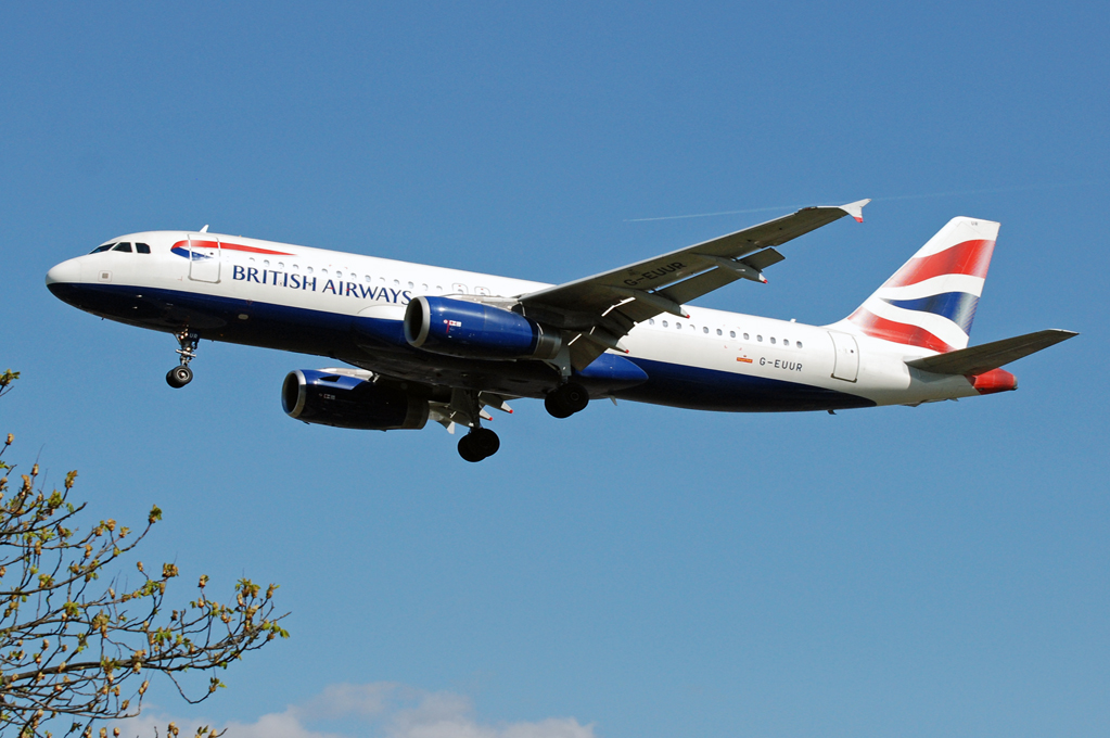 G-EUUR (cn 2040) Airbus A320-232