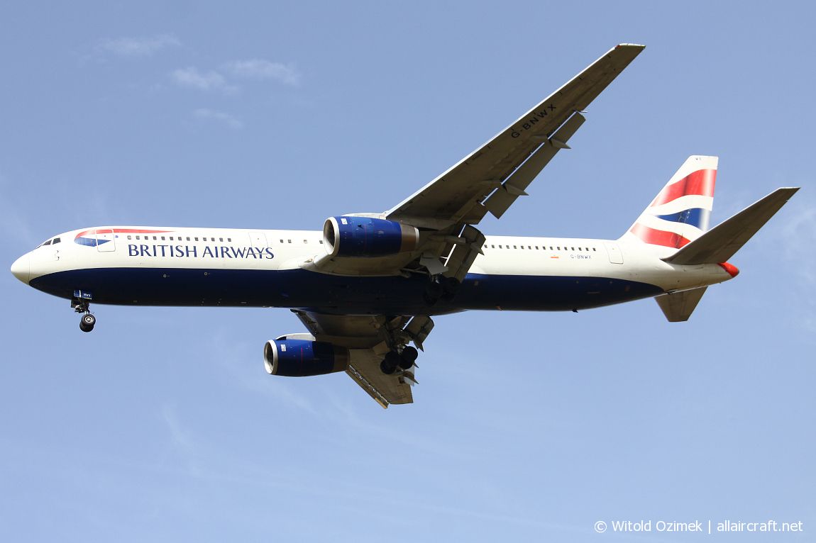 G-BNWX (cn 25832) Boeing 767-336ER