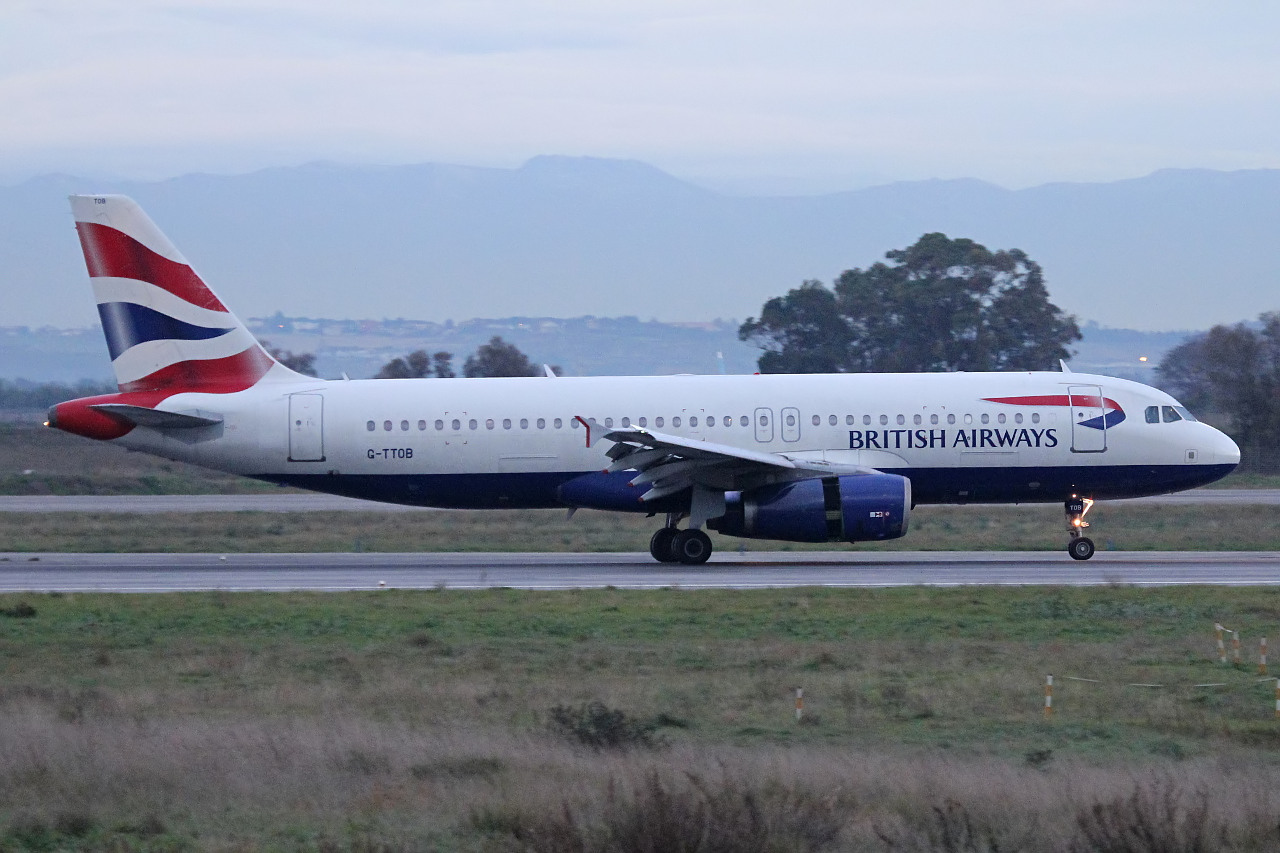 G-TTOB (1687) 2001 Airbus A320-232