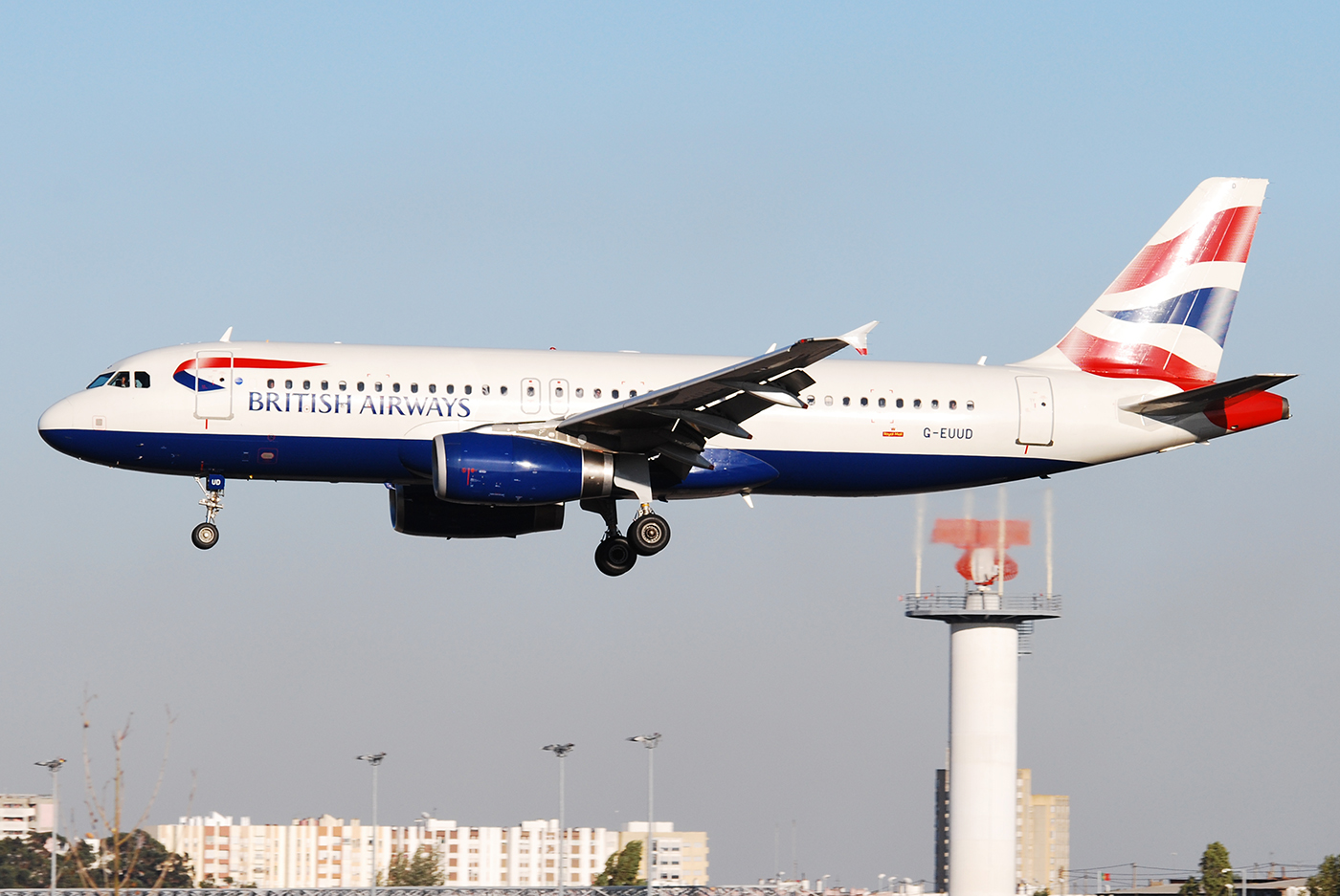 G-EUUD · Airbus A320-232 · (LIS / LPPT)