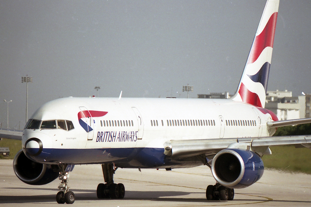 G-BMRE (cn 24074) Boeing 757-236
