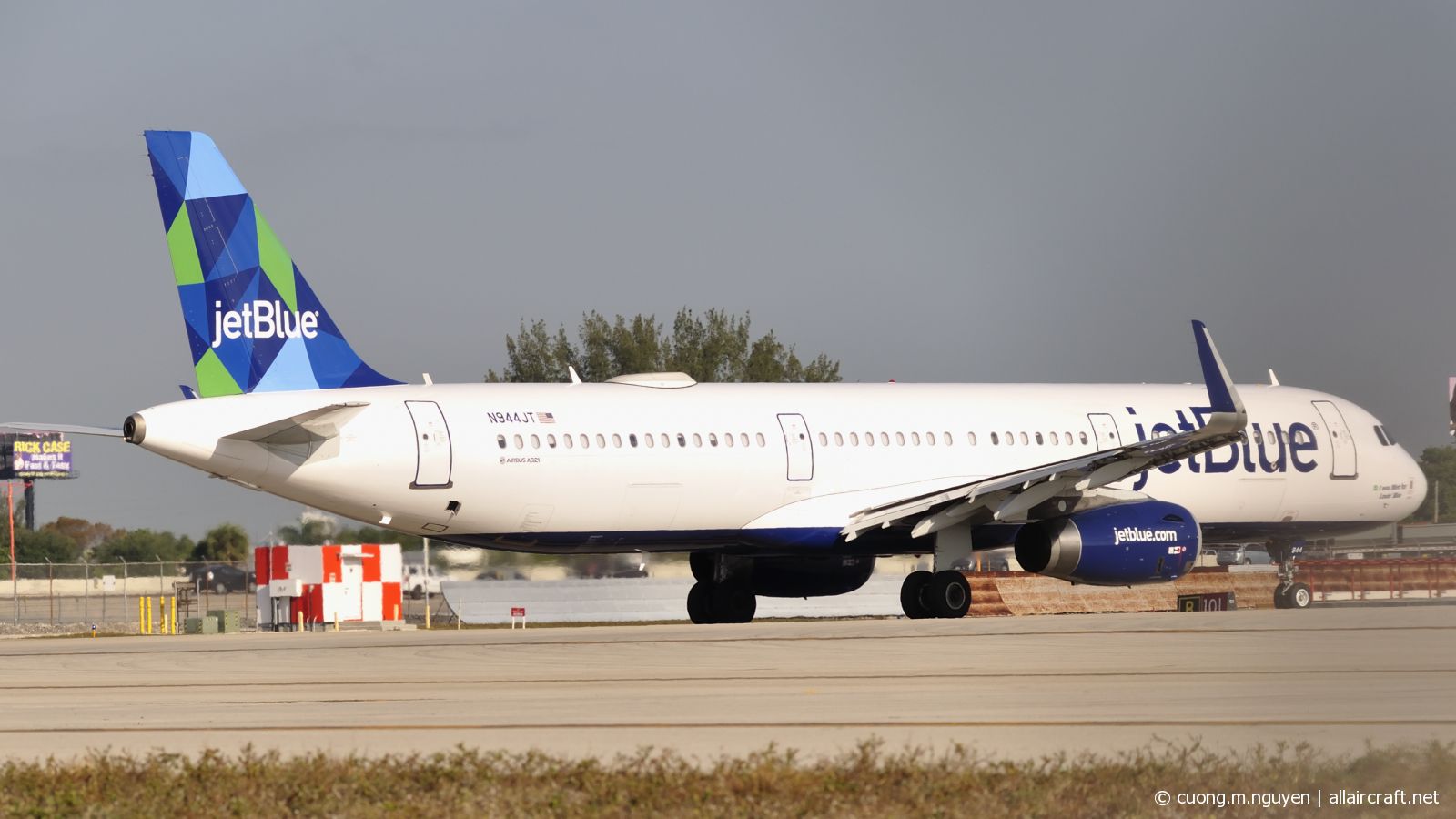N944JT (6359) 2014 Airbus A321-231