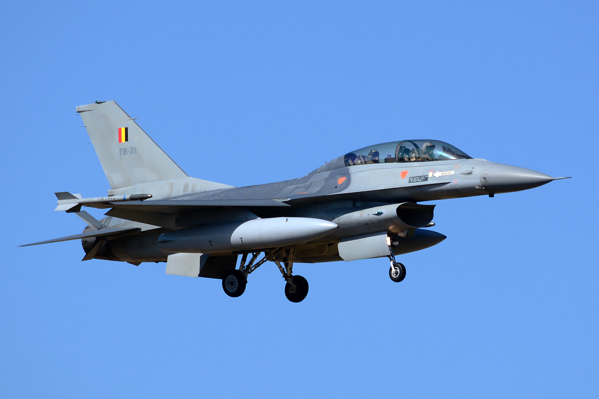 FB-21 (6J-21) 1989 General Dynamics F-16B Fighting Falcon