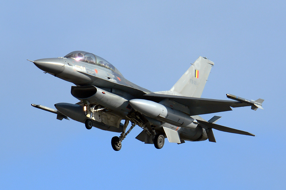 FB-21 (6J-21) 1989 General Dynamics F-16B Fighting Falcon