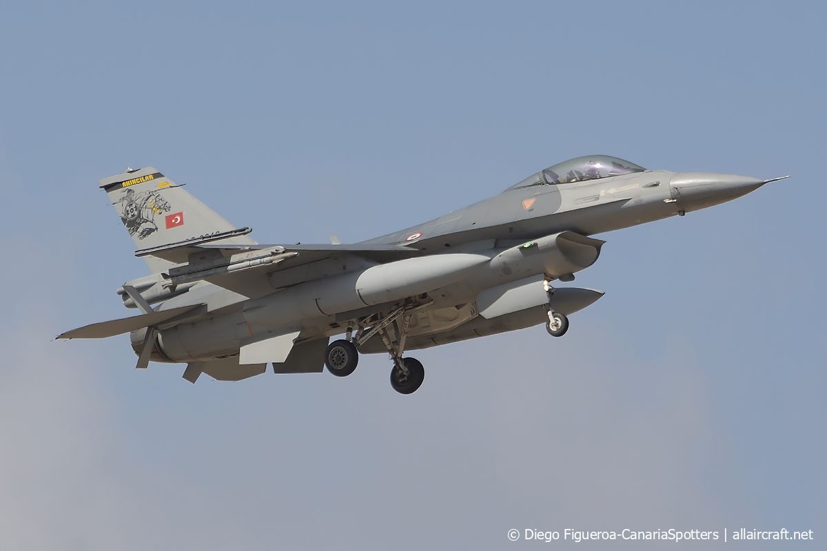 92-0005 · General Dynamics F-16C Fighting Falcon · (MLA / LMML)