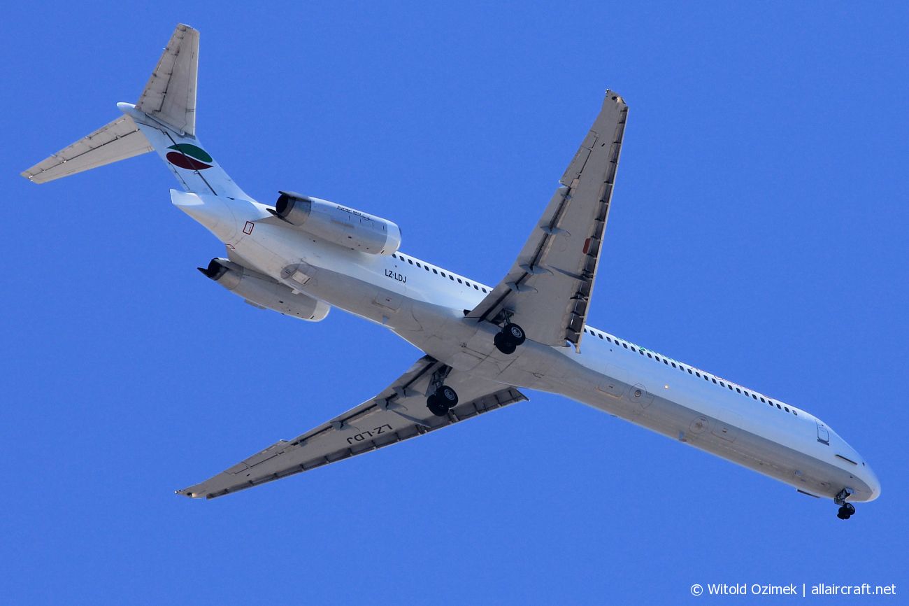 LZ-LDJ (cn 53230) McDonnell Douglas MD-82