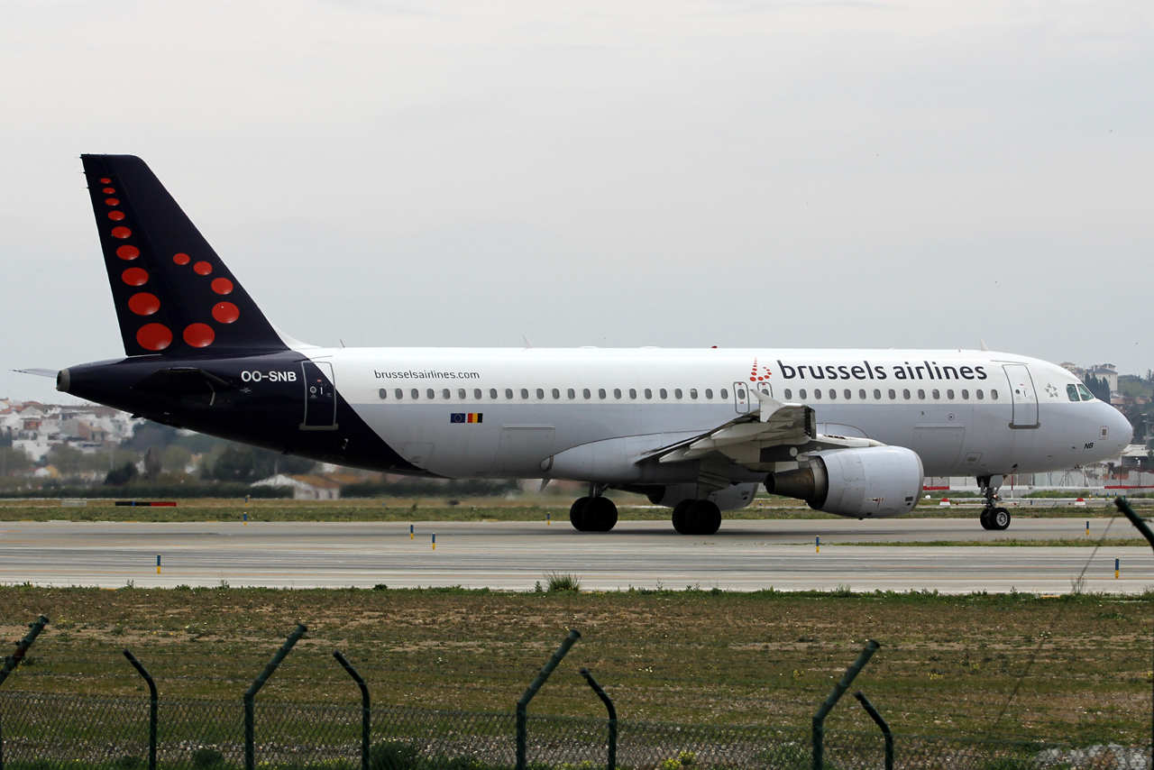 OO-SNB (cn 1493) Airbus A320-214