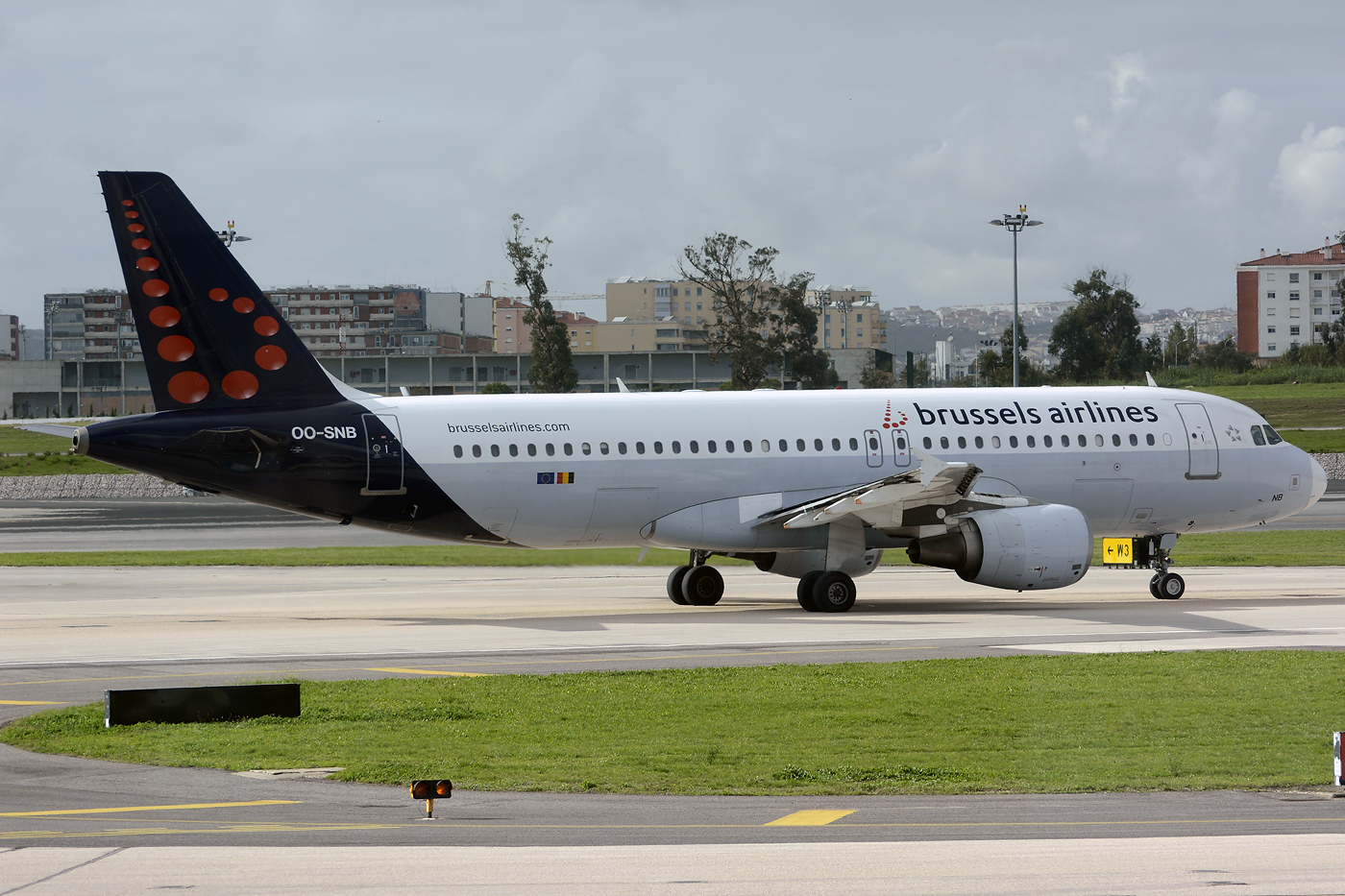 OO-SNB (cn 1493) Airbus A320-214