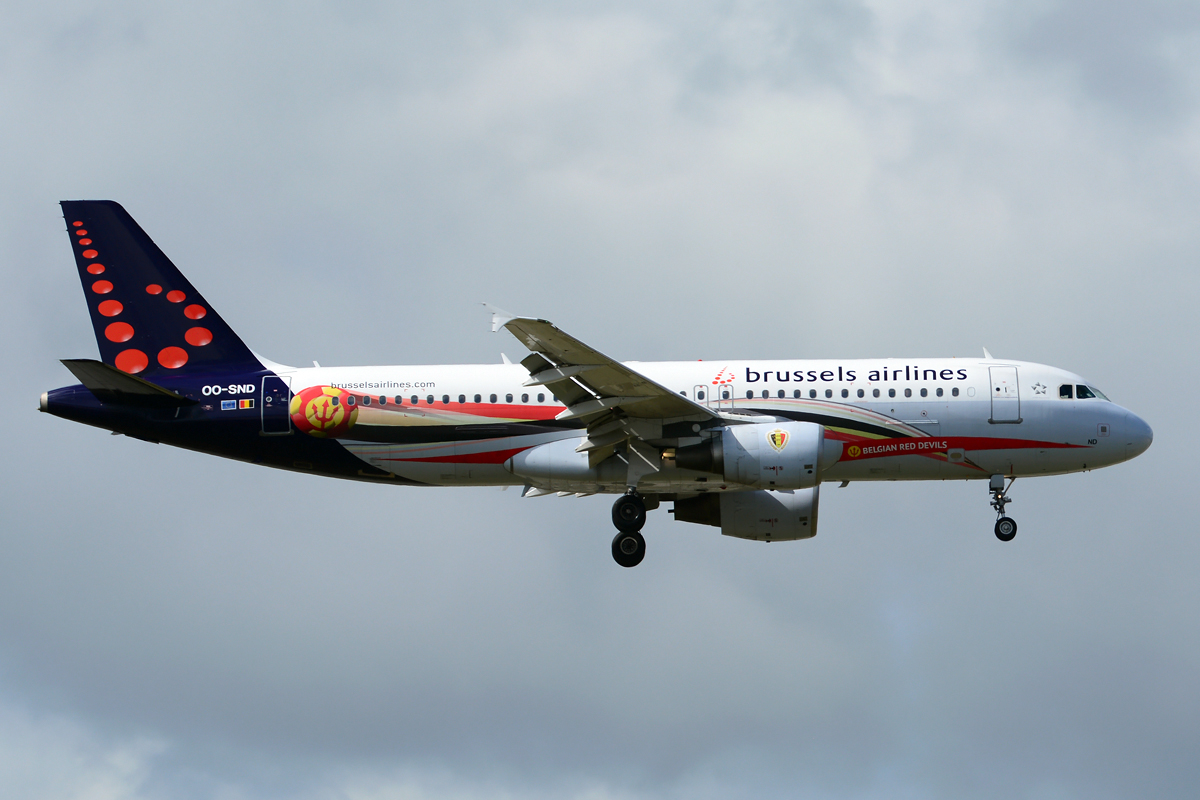 OO-SND (1838) 2002 Airbus A320-214