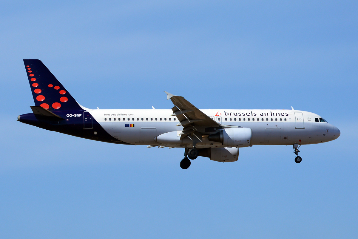 OO-SNF (2810) 2006 Airbus A320-214
