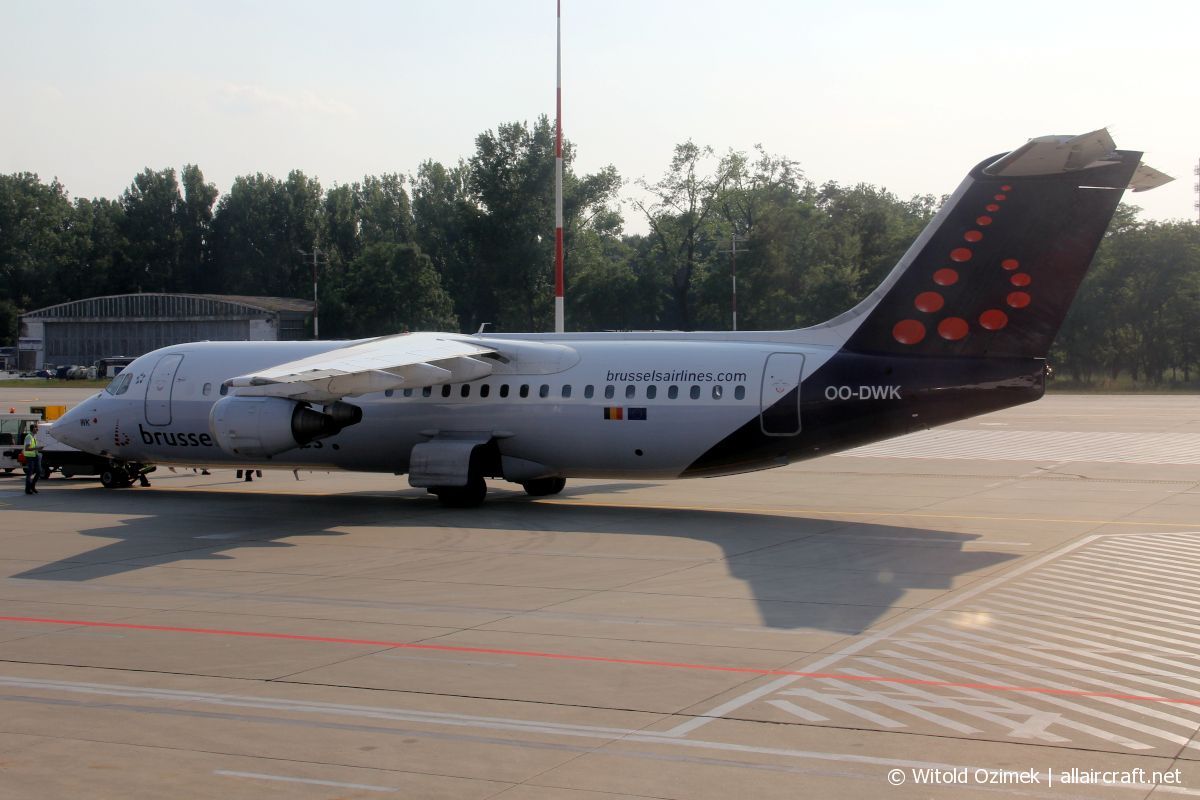 OO-DWK (cn E3360) BAe Avro RJ100