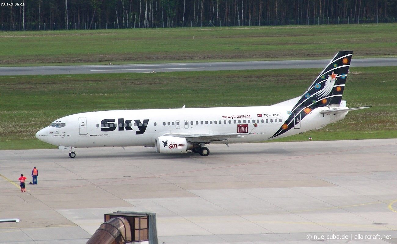 TC-SKD (cn 25372) Boeing 737-4Q8