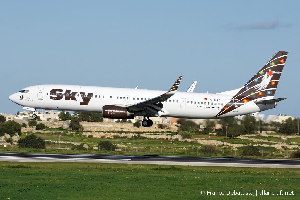 TC-SKP (36087) 2009 Boeing 737-94XER (WL)