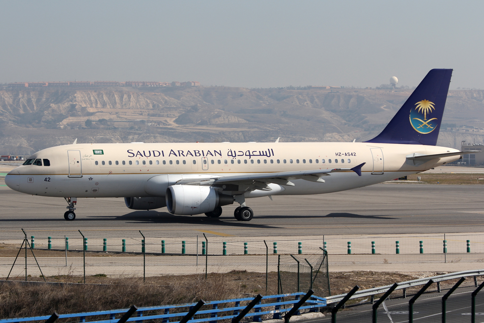 HZ-AS42, (cn 4501), Airbus A320-214