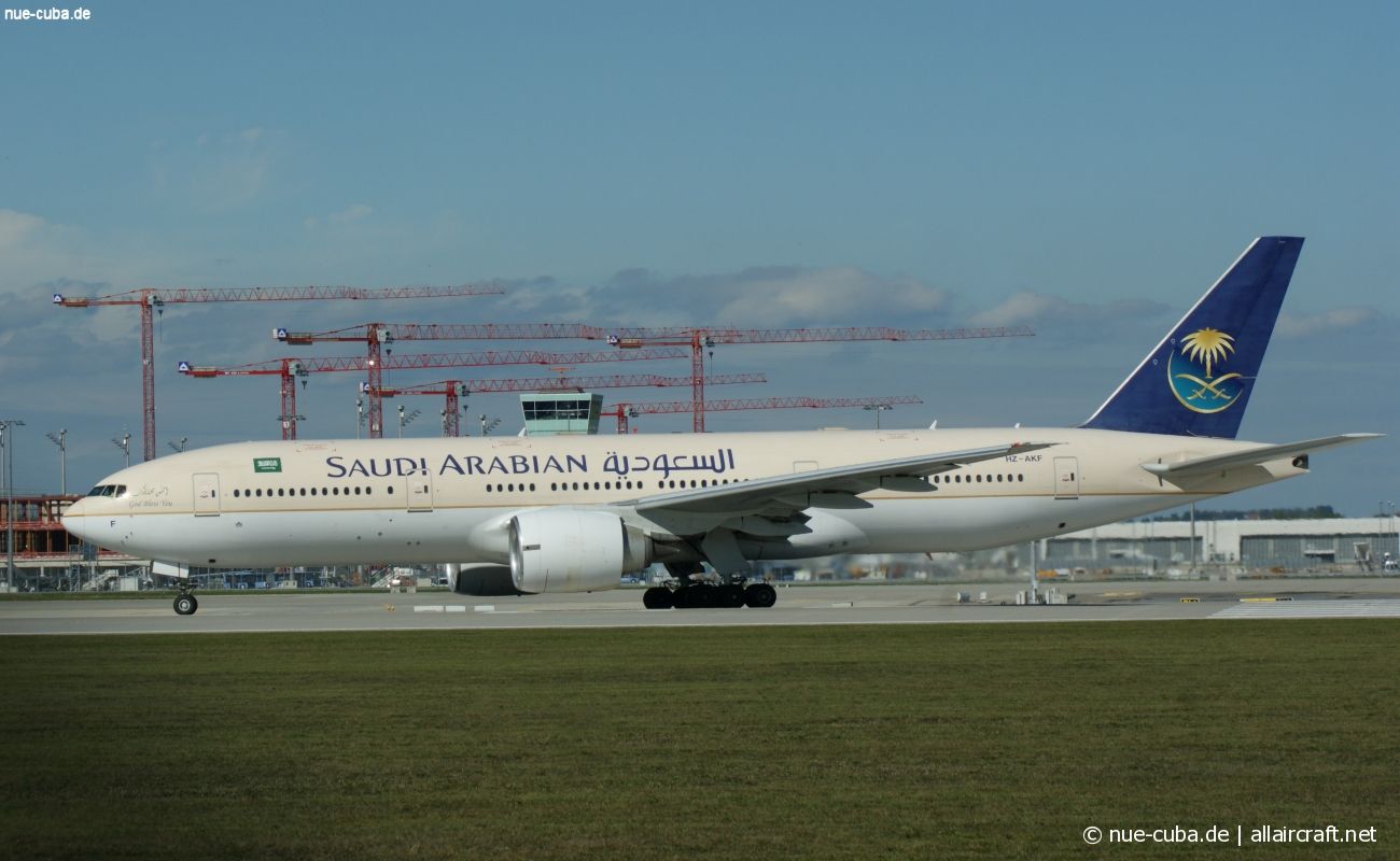HZ-AKF (28349) 1998 Boeing 777-268(ER)