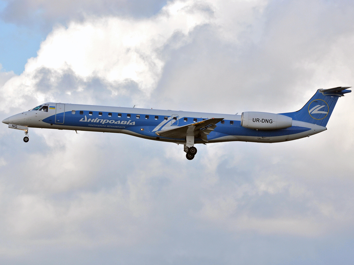 UR-DNG (145394) Embraer ERJ-145EU