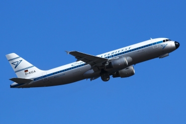 D-AICA (774) 1998 Airbus A320-212