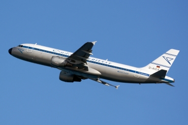D-AICA (774) 1998 Airbus A320-212
