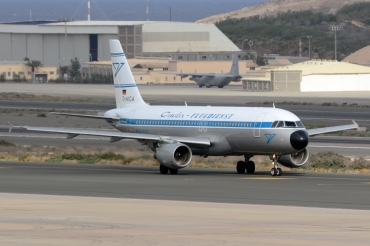 D-AICA (774) 1998 Airbus A320-212