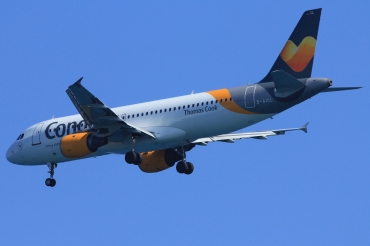 D-AICL (1437) 2001 Airbus A320-212