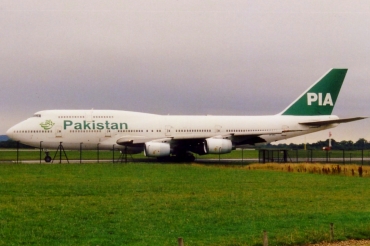 AP-BFW (23221) 1985 Boeing 747-367
