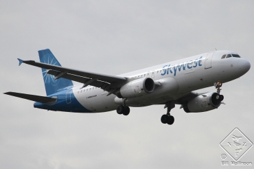 VH-FNP, (cn 429), Airbus A320-231