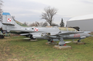 209 (1H 02-09) 1964 PZL-Mielec TS-11 Iskra
