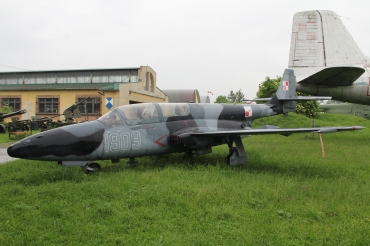 1909 (3H-1909) 1984 PZL-Mielec TS-11R Iskra