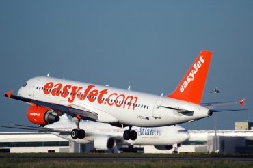 G-EZUJ (4740) 2011 Airbus A320-214