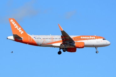 G-EZOX (6837) 2015 Airbus A320-214(WL)