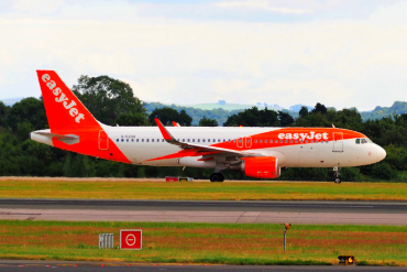 G-EZOX (6837) 2015 Airbus A320-214(WL)
