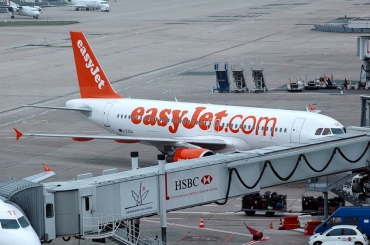 G-EZUA (4588) 2011 Airbus A320-214