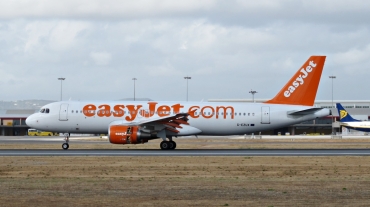 G-EZUX (5138) 2012 Airbus A320-214