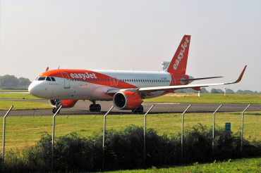 G-UZHI (8304) 2018 Airbus A320-251N