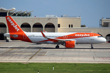 G-UZHM (8405) 2018 Airbus A320-251N