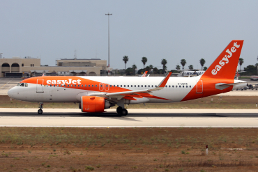 G-UZHX (8880) 2018 Airbus A320-251N