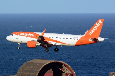 G-EZOW (6834) 2015 Airbus A320-214(WL)