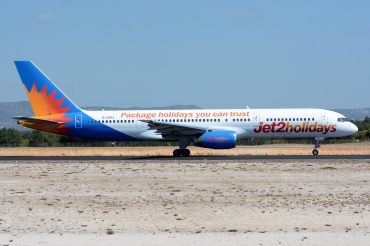 G-LSAJ (24793) 1990 Boeing 757-236